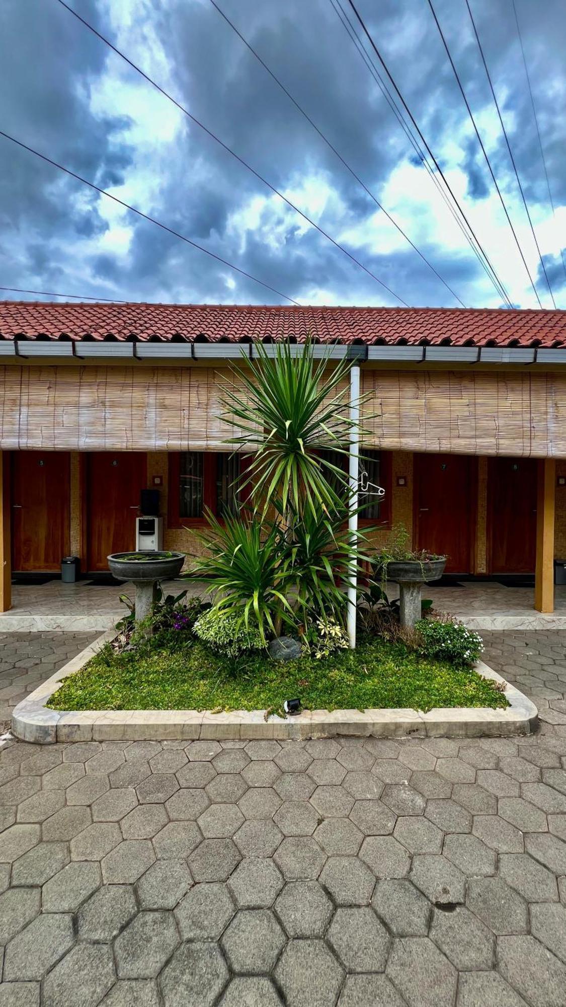 Oku Guest House Giri  Extérieur photo